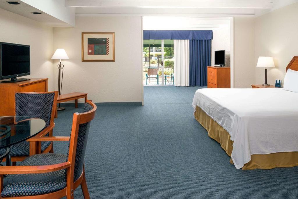 Independence 47 Hotel Скотсдейл Екстериор снимка