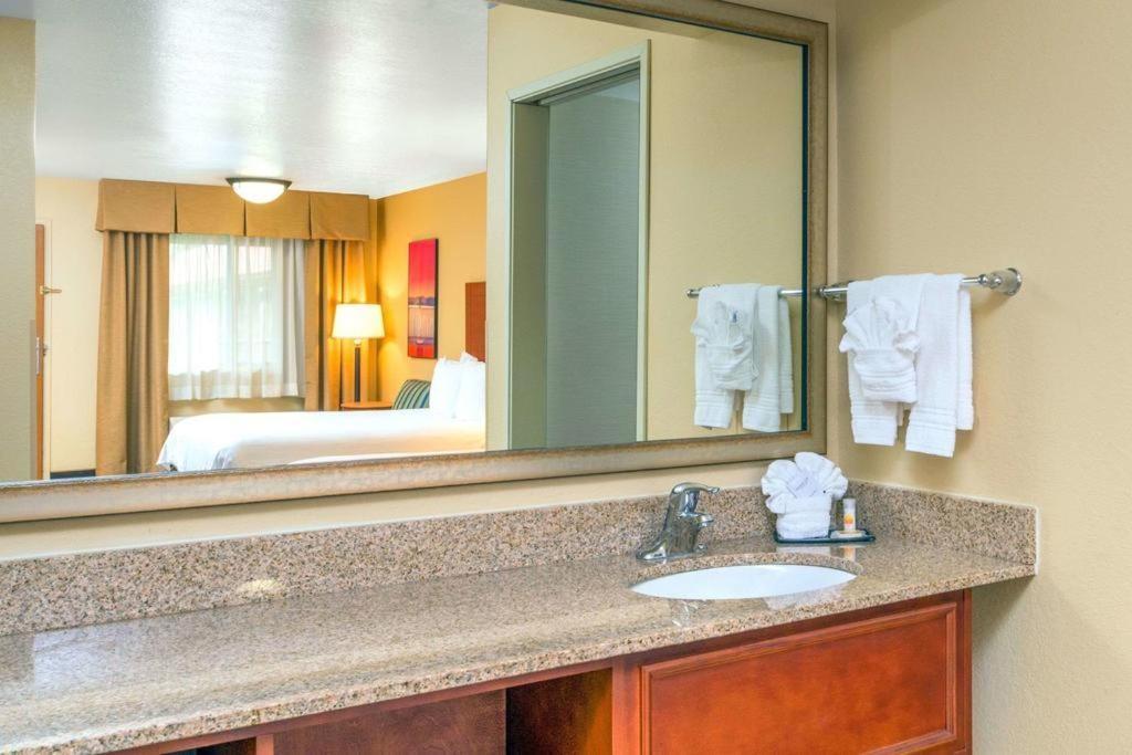 Independence 47 Hotel Скотсдейл Екстериор снимка